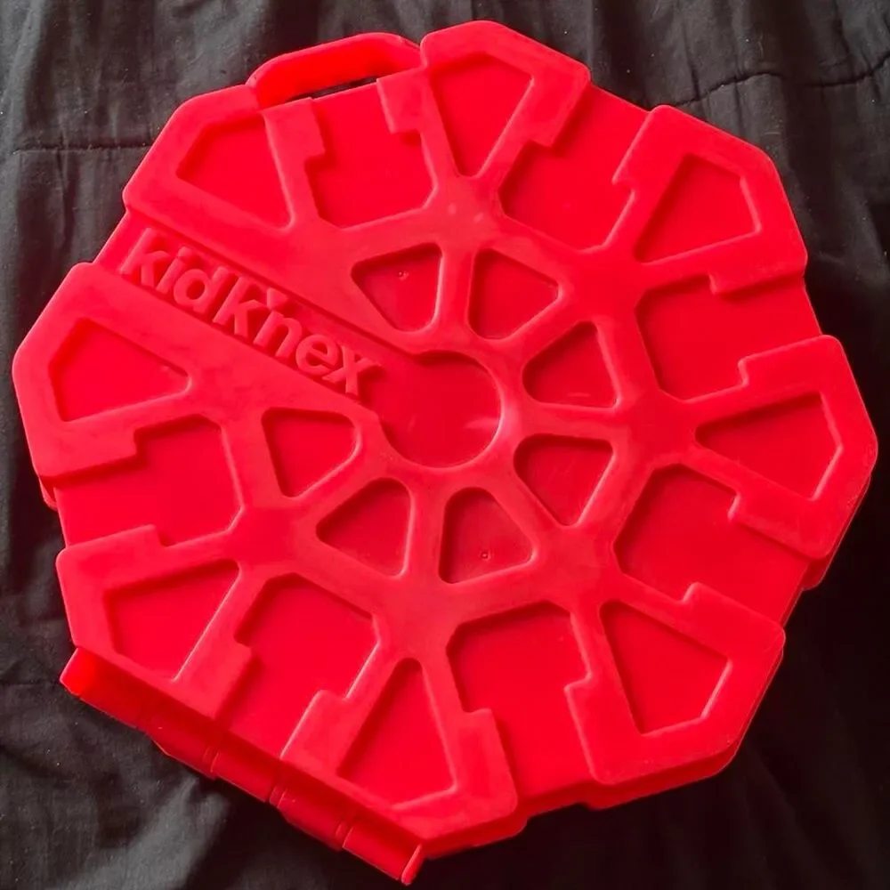 Kids Knex building set with carry case, toys